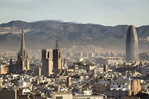 Images Dated 16th May 2022: Spain, Catalonia, Barcelona, Raval, panoramic view of the historical centre from Montjuic
