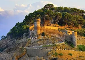 Images Dated 21st August 2012: Spain, Catalonia, Costa Brava, Tossa de Mar, walled castle at sunset