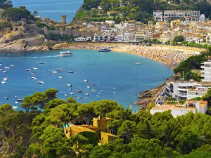 Spain, Catalonia, Costa Brava, Tossa de Mar, Overview of bay