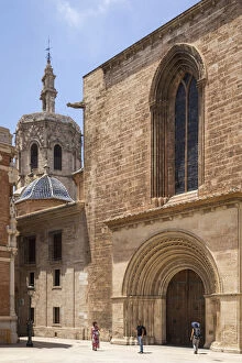 Spain, Comunidad Valenciana, Lateral faAA┬ºade of the St Mary Cathedral