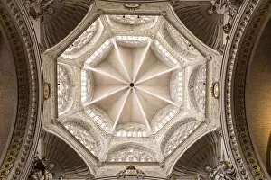 Images Dated 12th February 2021: Spain, Comunidad Valenciana, Valencia, Cathedral, The dome from the chancel