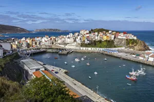 Images Dated 9th July 2020: Spain, Galicia, Costa da Morte, Malpica, The port of Malpica from Punta da Plancha