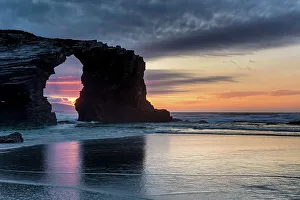 Images Dated 31st May 2023: Spain, Galicia, Praia das Catedrais, beach near Ribadeo town