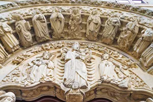 Images Dated 15th March 2019: Spain, Galicia, Santiago de Compostela, decorative arch at church