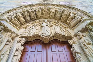 Images Dated 15th March 2019: Spain, Galicia, Santiago de Compostela, decorative arch and doorway at church