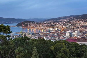 Spain, Galicia, Vigo, Vigo city centre from the Mirador do Castro