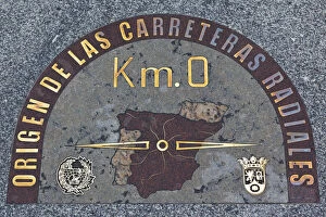 Images Dated 1st March 2012: Spain, Madrid, Centro Area, Puerta del Sol, Kilometro Zero, kilometer marker for the