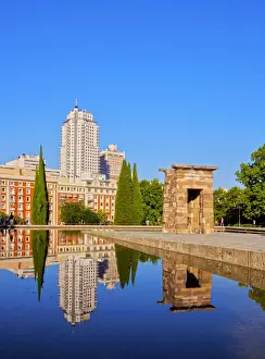 Spain, Madrid, Parque del Oeste, View of the Temple of Debod