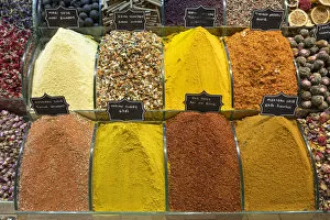 Images Dated 9th October 2020: Spices at the Spice Bazaar, Istanbul, Turkey