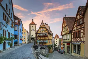 Spitalgasse street with Plonlein half-timbered building and Siebers Tower