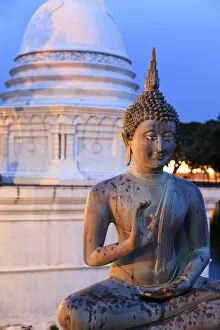Buddha Statue Gallery: Sri Lanka, Colombo, Beira Lake, Seema Malaka Buddhist Temple