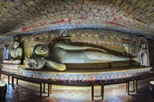 Painting Gallery: Sri Lanka, Dambulla (Unesco Site), Maharaja Viharaya Cave Temple