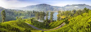 Images Dated 1st May 2018: Sri Lanka, Hatton, Castlereagh Lake