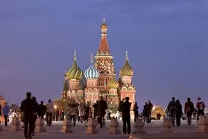 Crowd Gallery: St. Basils Cathedral, Red Square, Moscow, Russia