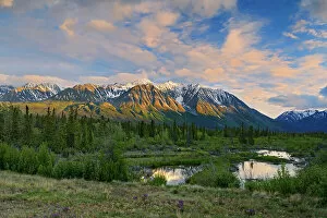 Northern Canada Collection: St. Elias Mountains near Haines Junction Yukon, Canada