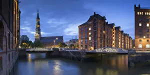 Images Dated 11th October 2016: St Katharinen Church and warehouses of Speicherstadt (UNESCO World Heritage Site)