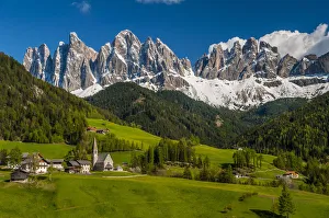 St. Magdalena village with the Odle Dolomites mountain group behind, Val di Funes St. Magdalena village with the Odle Dolomites mountain group behind, Val di Funes