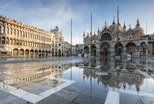 Images Dated 25th January 2019: St Marks square flooded by high tide (Acqua alta), Venice, Italy