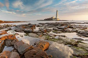 Northumberland Prints: St Mary's Lighthouse at dawn
