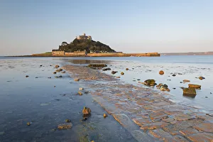 St Michaels Mount and the Causeway in early morning sunlight, Marazion, Cornwall, England