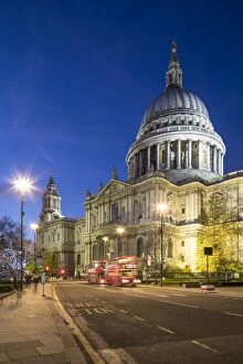 Images Dated 18th December 2017: St. Pauls Cathedral, London, England, UK