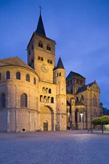 Images Dated 11th October 2016: St Peters Cathedral (UNESCO World Heritage Site), Trier, Rhineland-Palatinate, Germany
