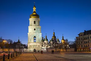 Ukraine Collection: St. Sophias Cathedral and Bell Tower, Sofiyivska Square, Kiev (Kyiv), Ukraine
