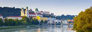St. Stephans Cathedral & Veste Oberhaus fortress illuminated at sunset, Passau, Lower Bavaria