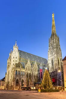 Images Dated 19th December 2019: St. Stephens Cathedral or Stephansdom, Vienna, Austria