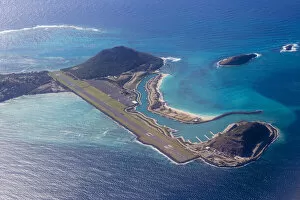 Airport Runway Gallery: St Vincent and The Grenadines, Aerial view of Canouan