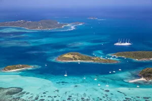 Images Dated 22nd May 2018: St Vincent and The Grenadines, Aerial view of the Tobago Cays and Club Med 2 cruise ship