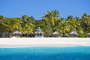 Images Dated 12th February 2018: St Vincent and The Grenadines, Palm Island