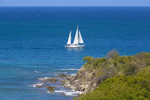 Images Dated 22nd May 2018: St Vincent and The Grenadines, Sailboat passing Mayreau Isalmd
