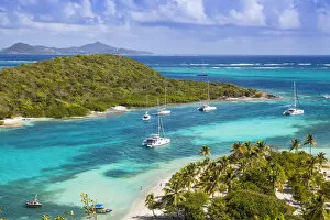 Images Dated 22nd May 2018: St Vincent and The Grenadines, Tobago Cays, Petit Bateau looking across to Petit Rameau
