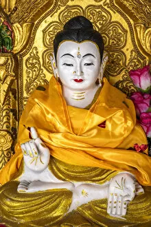 Gold Gallery: Statue in Chaukhtatgyi Buddha Temple, Yangon, Myanmar