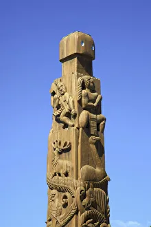 Images Dated 26th March 2018: Statue Commemorating The Progress of Civilsation, Opotiki, Bay Of Plenty, New Zealand
