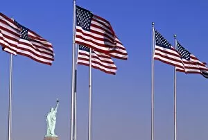United Sates Of America Collection: Statue of Liberty and US Flags
