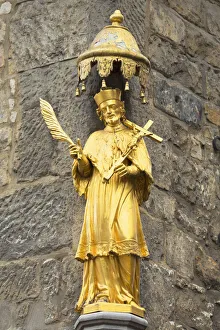 Images Dated 11th October 2016: Statue in Markt, Aachen, North Rhine Westphalia, Germany