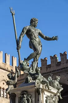 Images Dated 21st March 2019: Statue of Neptune against blue sky, Piazza Maggiore, Bologna, Emilia Romagna, Italy