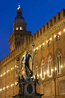 Images Dated 25th February 2010: Statue of Neptune, Piazza Maggiore, Bologna, Italy