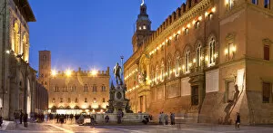 Images Dated 25th February 2010: Statue of Neptune, Piazza Maggiore, Bologna, Italy