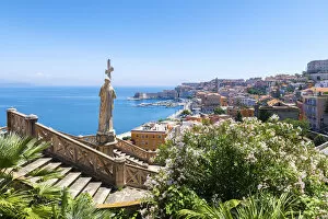 Images Dated 14th August 2019: Statue of St. Francis and view of Gaeta. Europe, Italy, Lazio, Gaeta