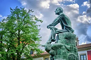 Writer Prints: Statue of the writer Teixeira de Pascoaes by the sculptor António Duarte