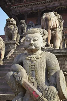 Images Dated 16th May 2013: Statues of Nyatapola Temple, Taumadhi Tole, Bhaktapur (UNESCO World Heritage Site)