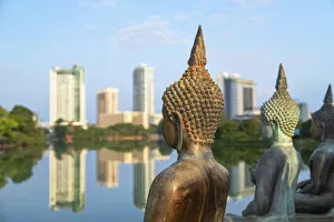 Images Dated 10th June 2019: Statues at Seema Malakaya on Bere Lake, Colombo, Sri Lanka