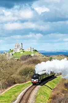 Images Dated 17th October 2019: Steam train on the Swanage Railway, Corfe Castle, Dorset, England, UK
