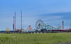 Amusement Park Collection: Steel Pier in Atlantic City at twilight