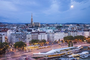 Stephansdom cathedral and city skyline, Vienna, Austria