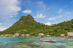 Images Dated 27th March 2020: Stilt houses of the Bajau laut sea gypsies, Bodgaya Island, Tun Sakaran Marine Park