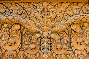 Stone carvings at Prasat Banteay Srei temple ruins, UNESCO World Heritage Site, Siem